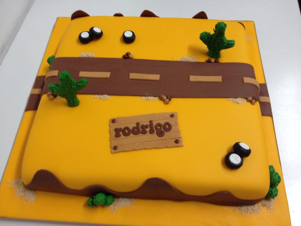 Cake Design - Bolo de Aniversário de Menino